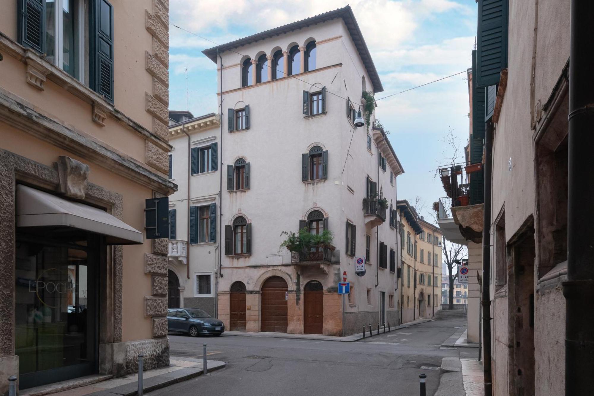 Residenza Roccamaggiore Verona Exteriör bild