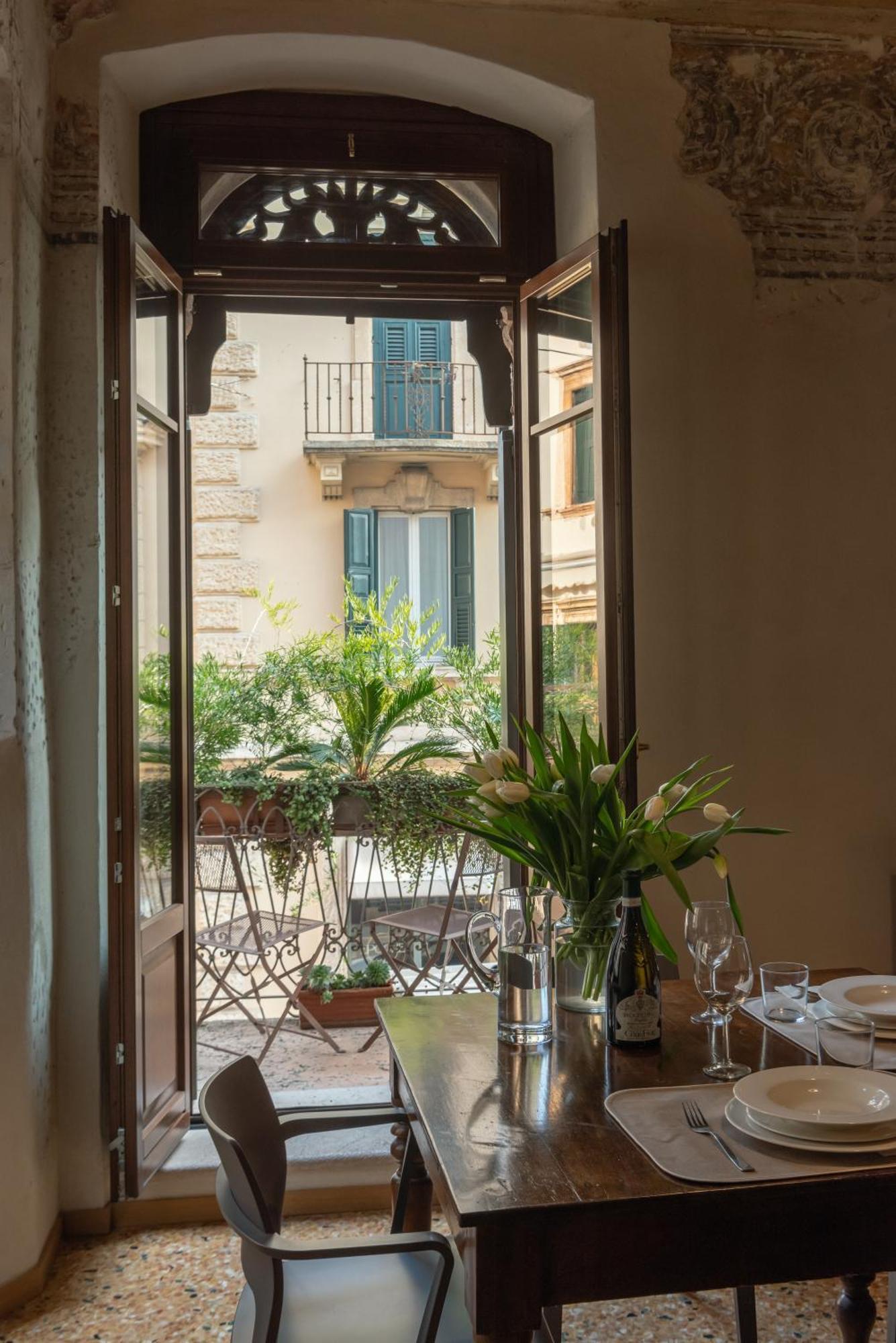 Residenza Roccamaggiore Verona Exteriör bild
