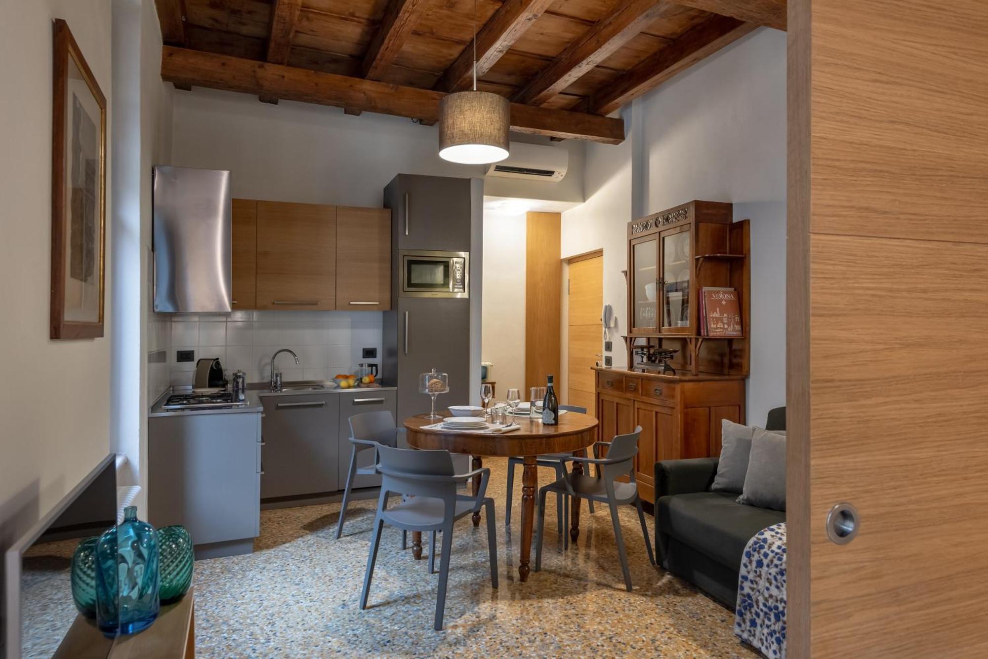 Residenza Roccamaggiore Verona Exteriör bild