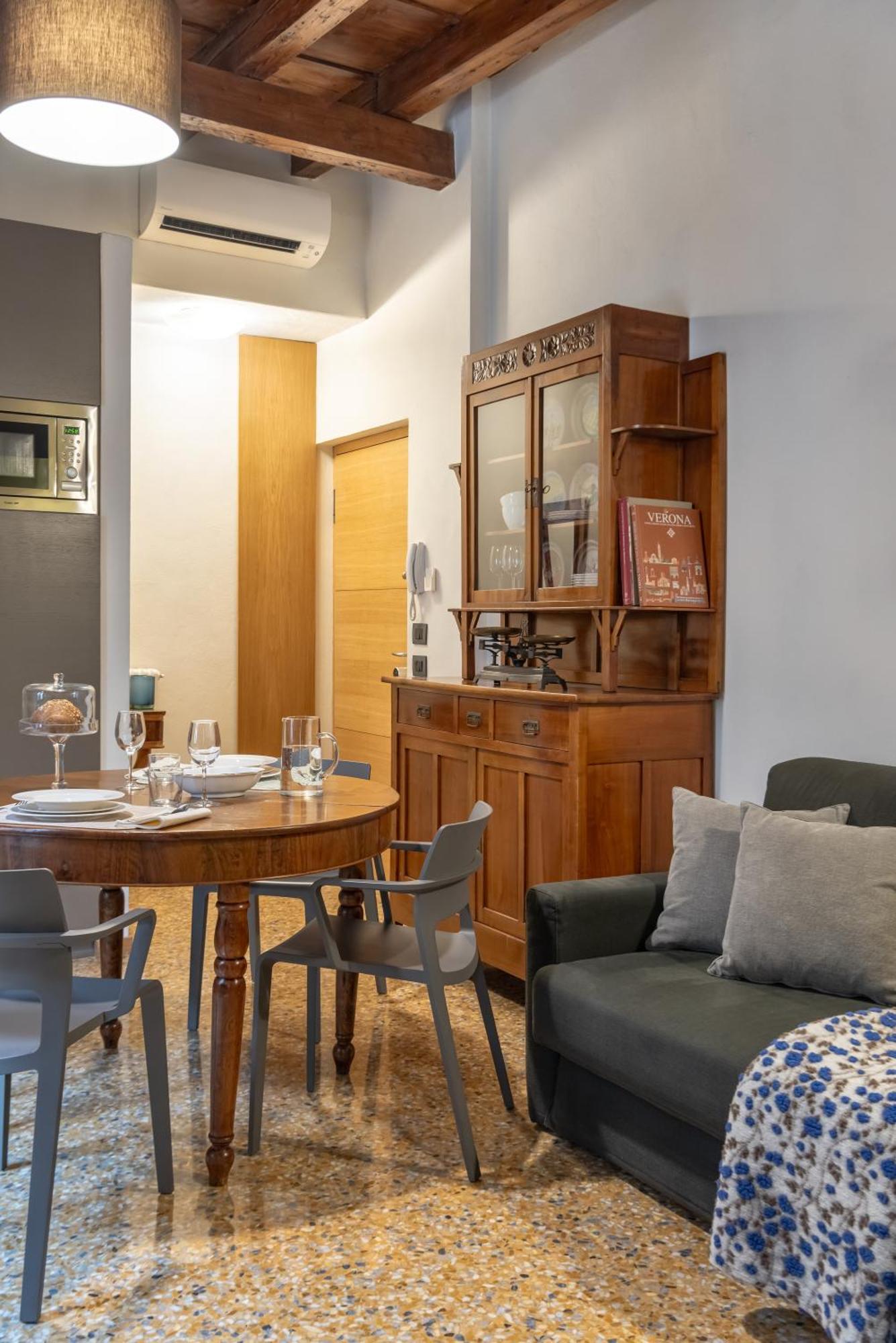 Residenza Roccamaggiore Verona Exteriör bild