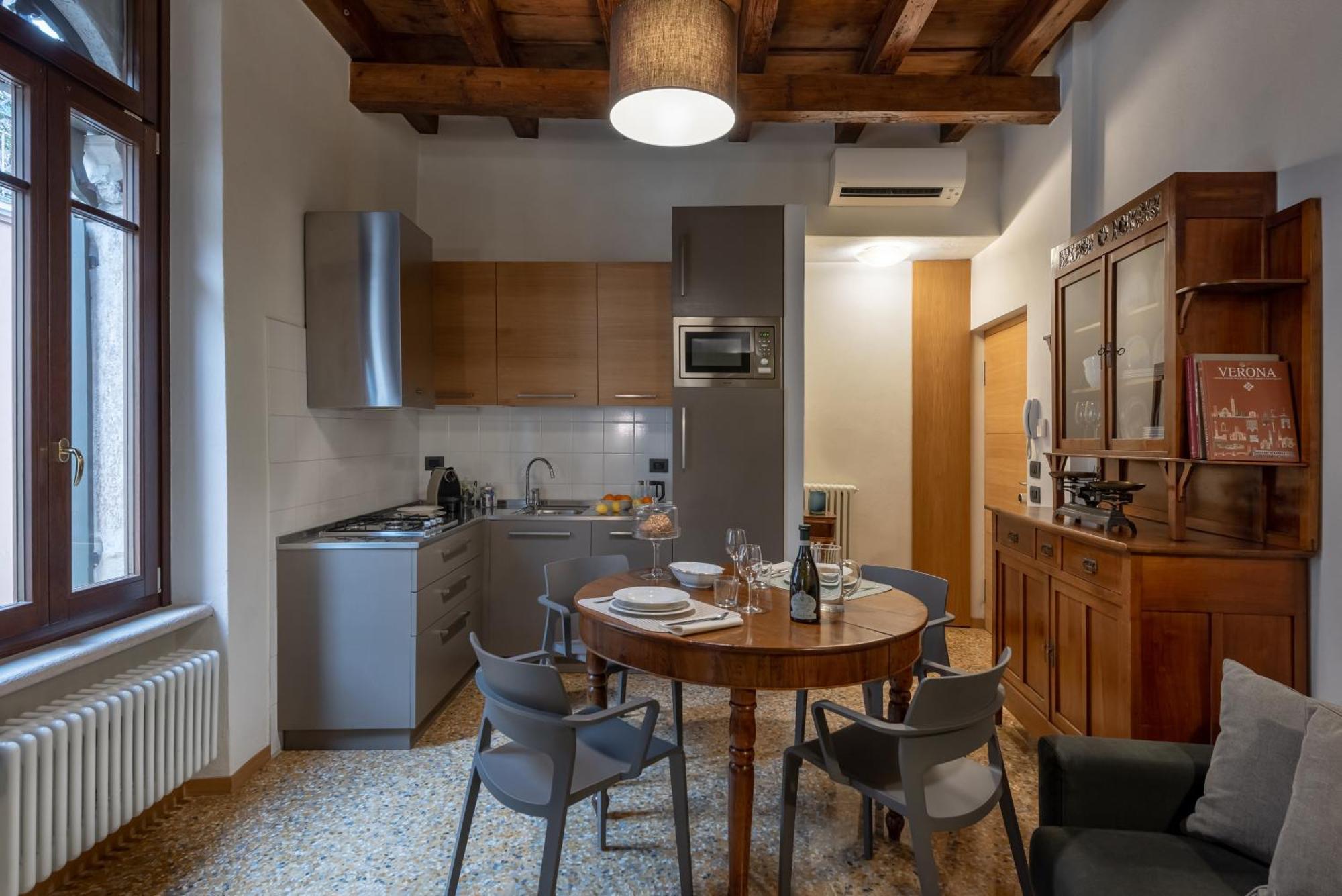 Residenza Roccamaggiore Verona Exteriör bild